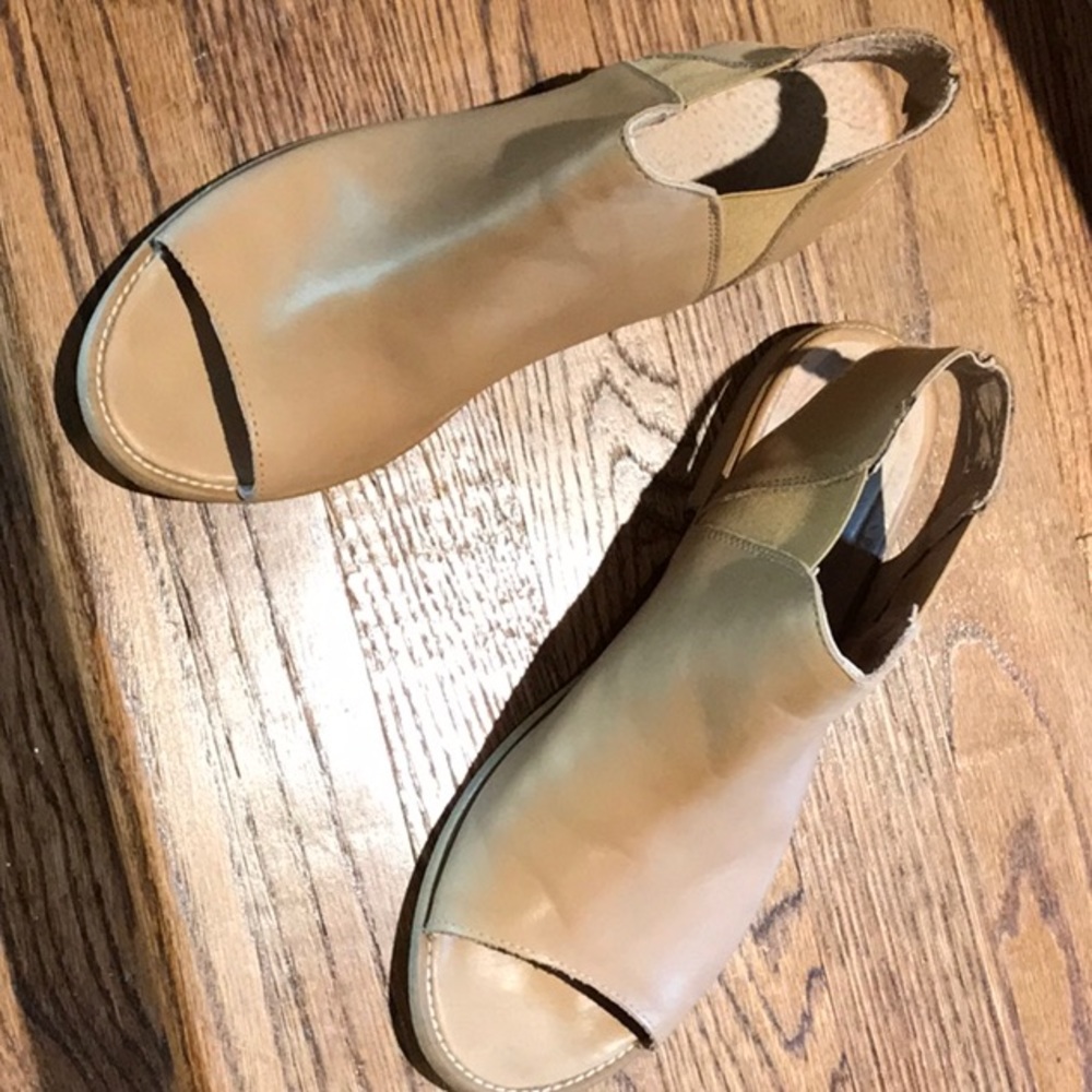 Sandals - Picture 2 of 3